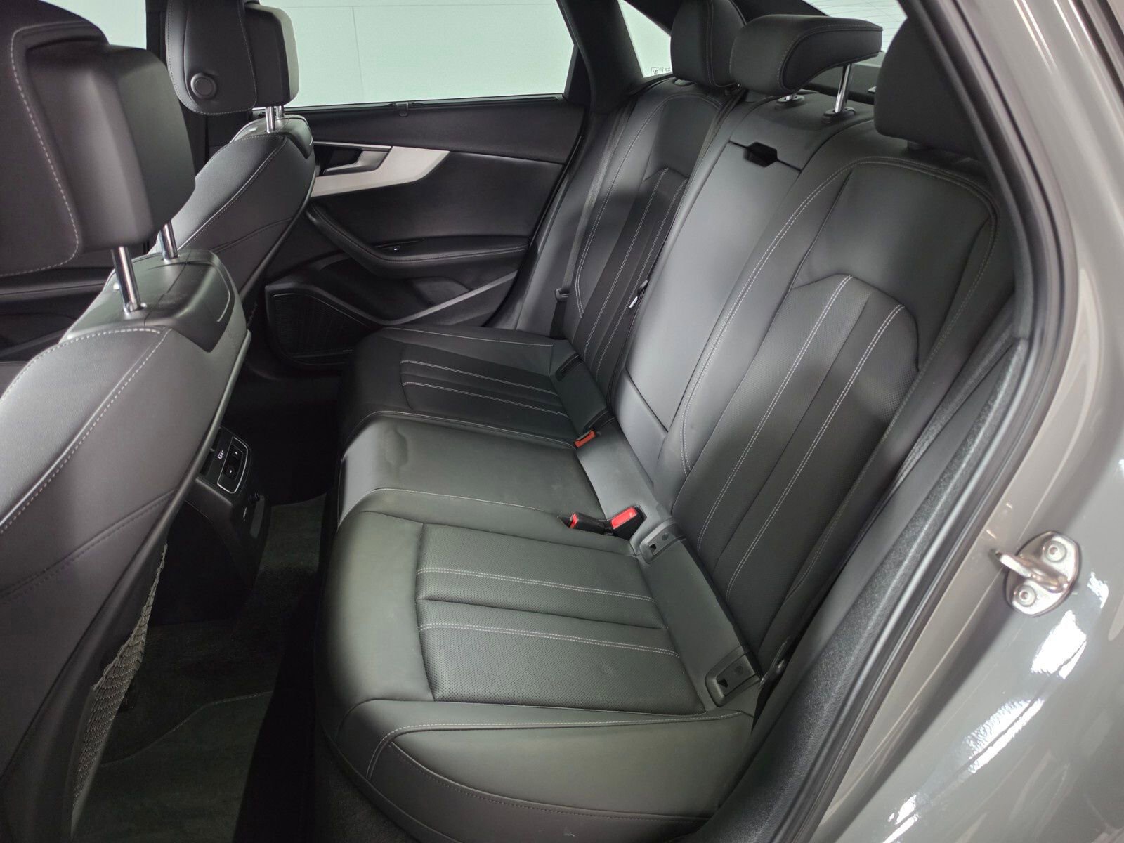 Used 2021 Audi S4 Premium Plus w/ Premium Plus Package image 17