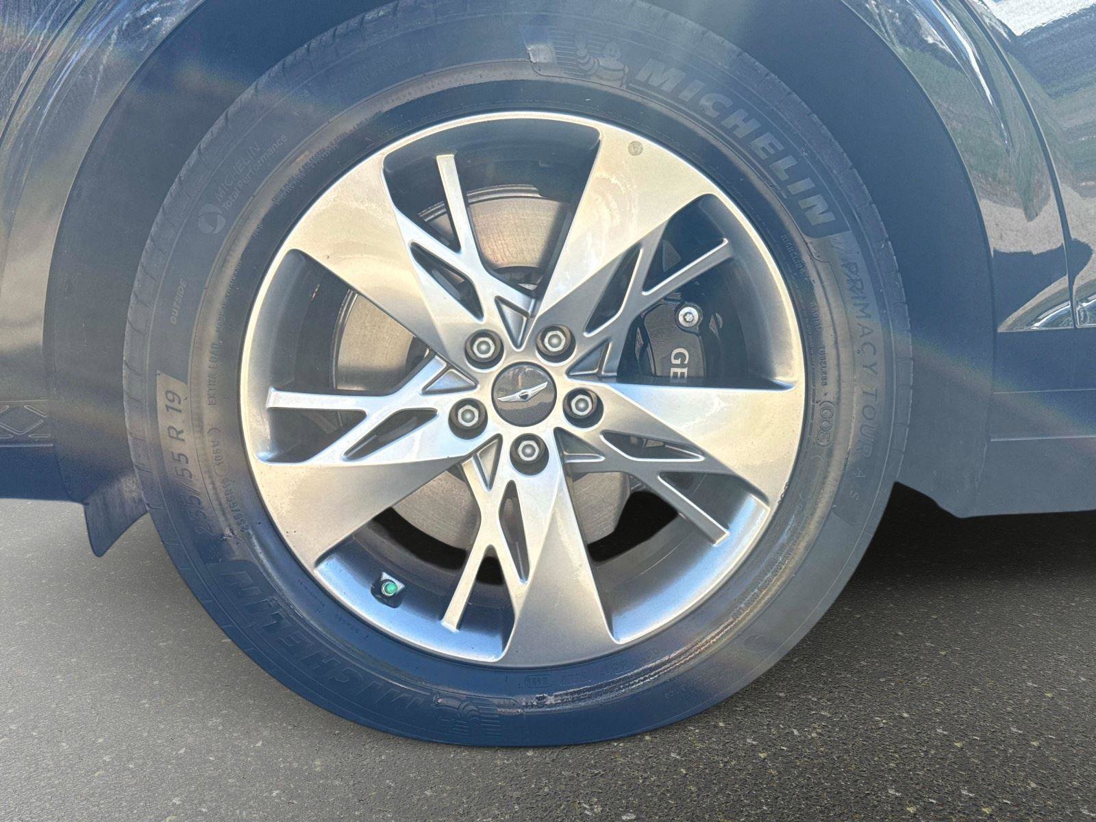 Used 2024 Genesis GV70 3.5T Sport image 9