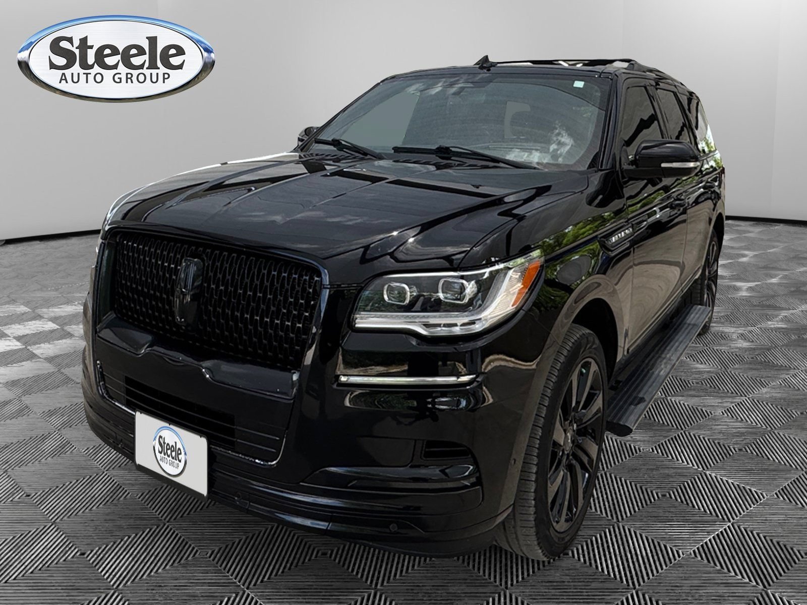 Used 2023 Lincoln Navigator Reserve AWD/4WD image 1