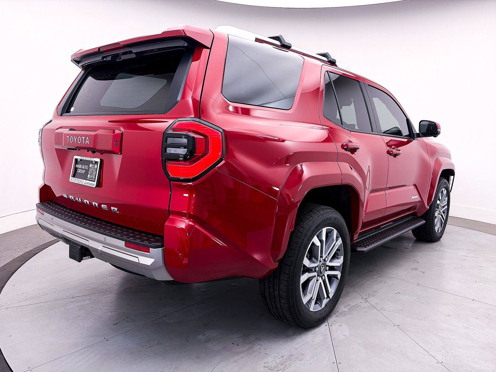 Used 2025 Toyota 4Runner Limited AWD/4WD image 17