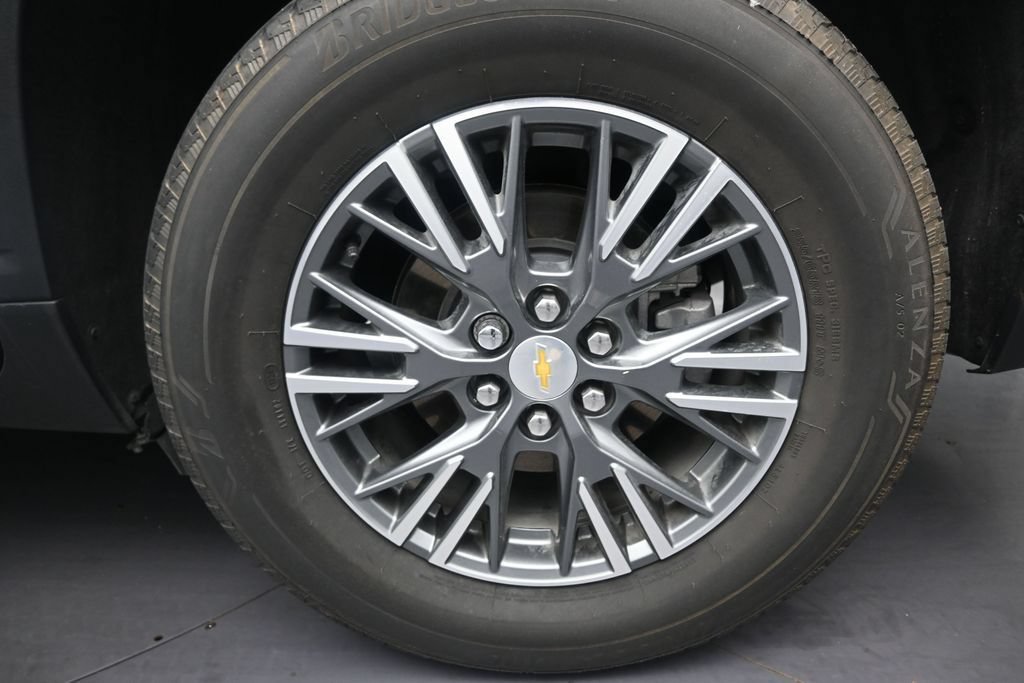 Used 2024 Chevrolet Traverse LS FWD image 9
