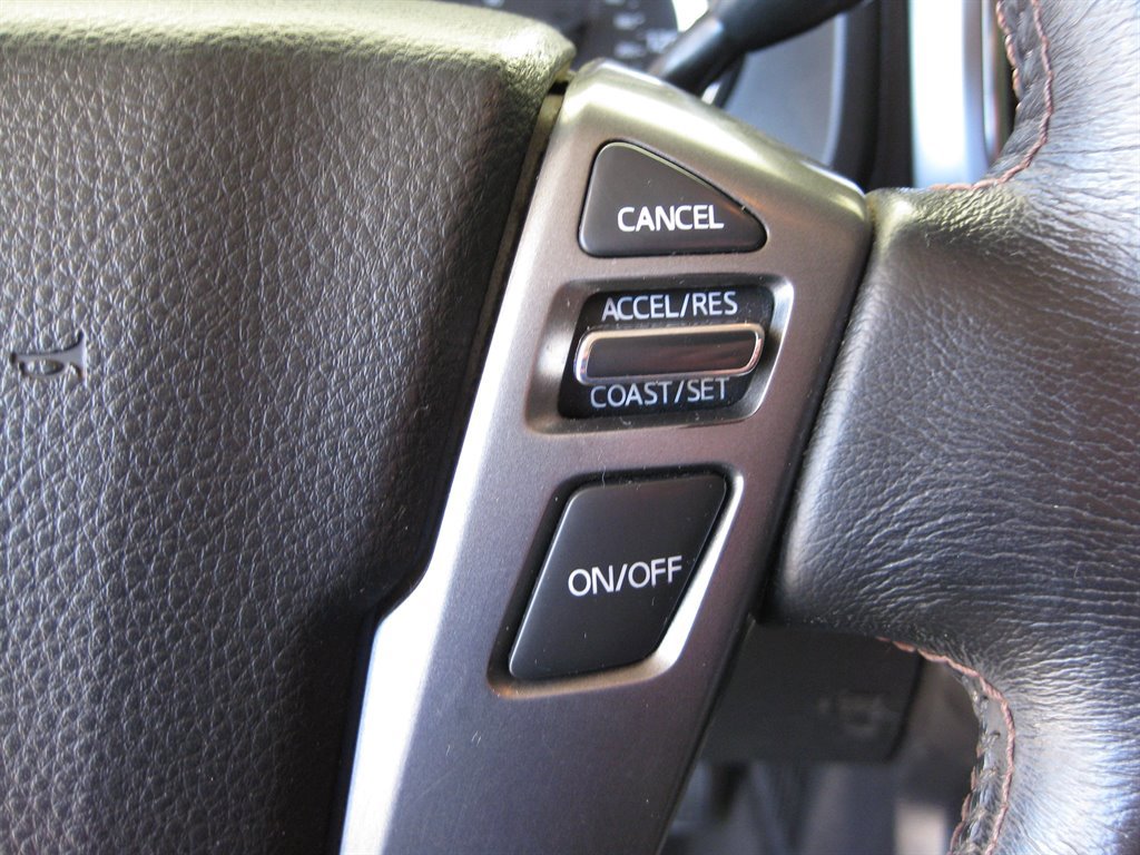 Used 2019 Nissan Titan Platinum Reserve image 18