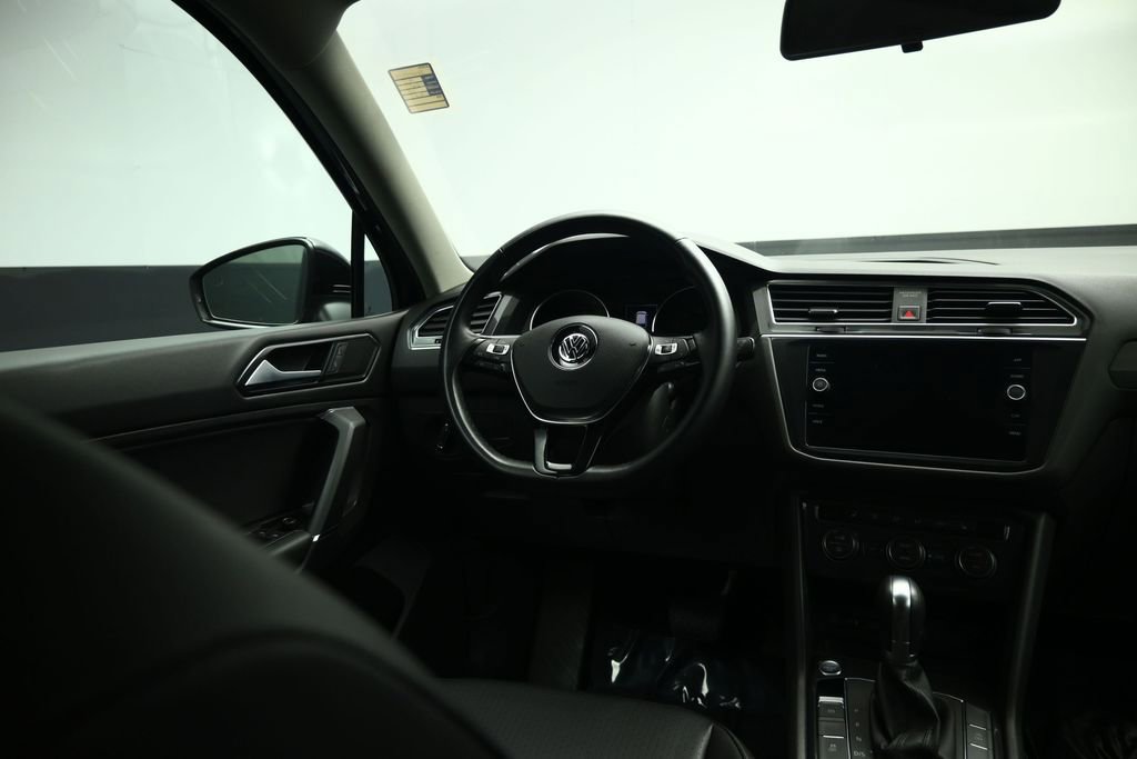 Used 2018 Volkswagen Tiguan SE w/ Panoramic Sunroof Package AWD/4WD image 38