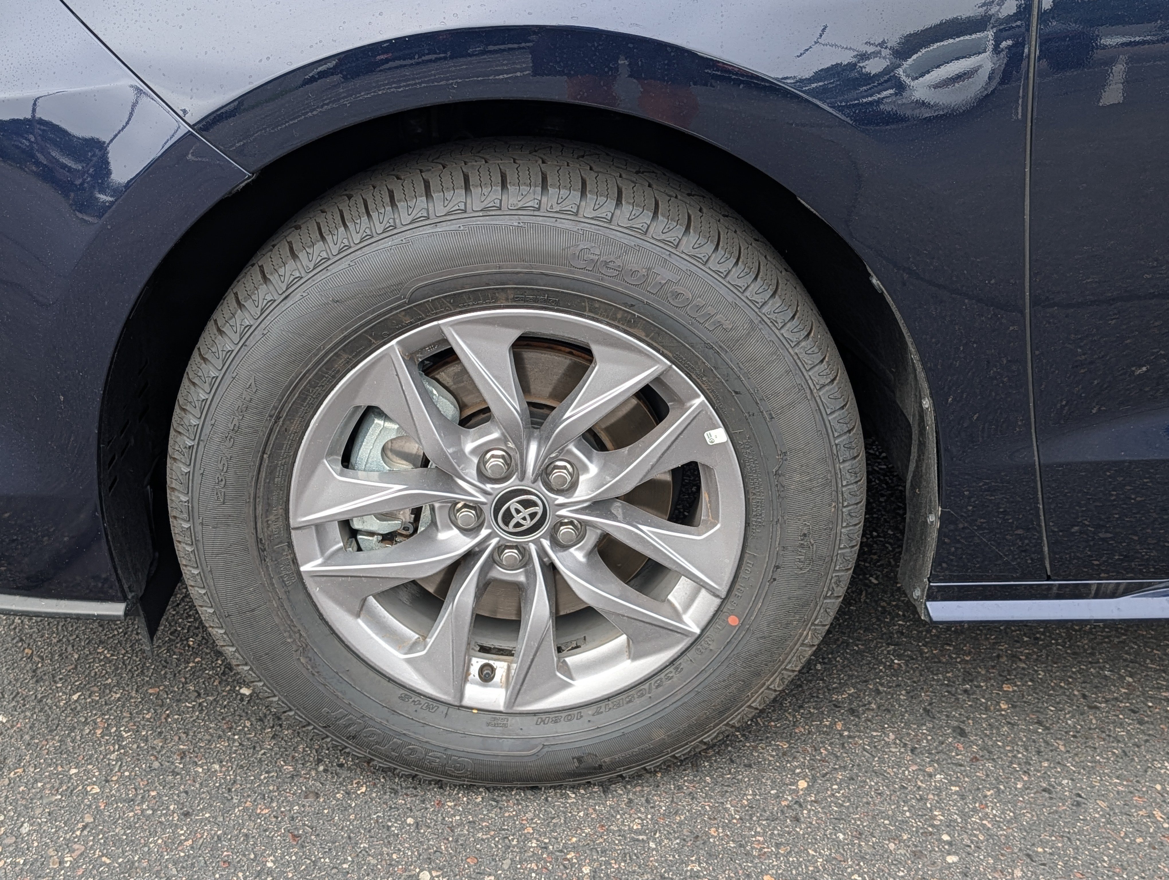 Certified 2026 Toyota Sienna LE FWD image 18