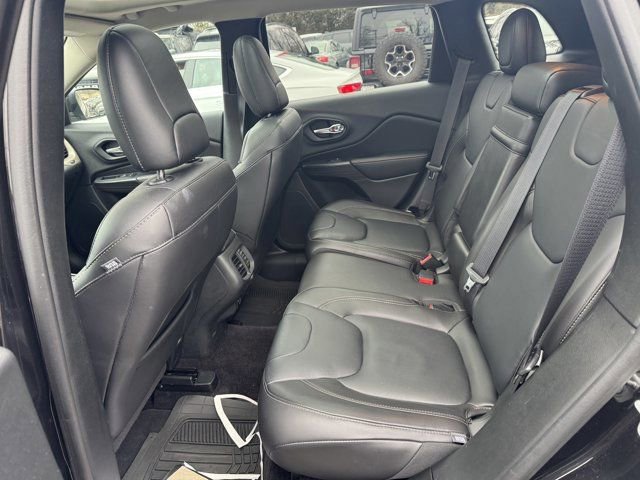 Used 2016 Jeep Cherokee Limited image 34