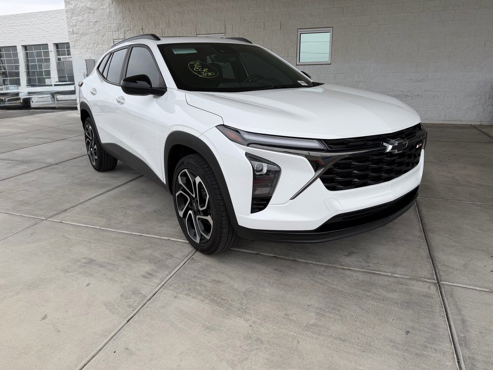 Used 2024 Chevrolet Trax RS w/ Sunroof Package image 1