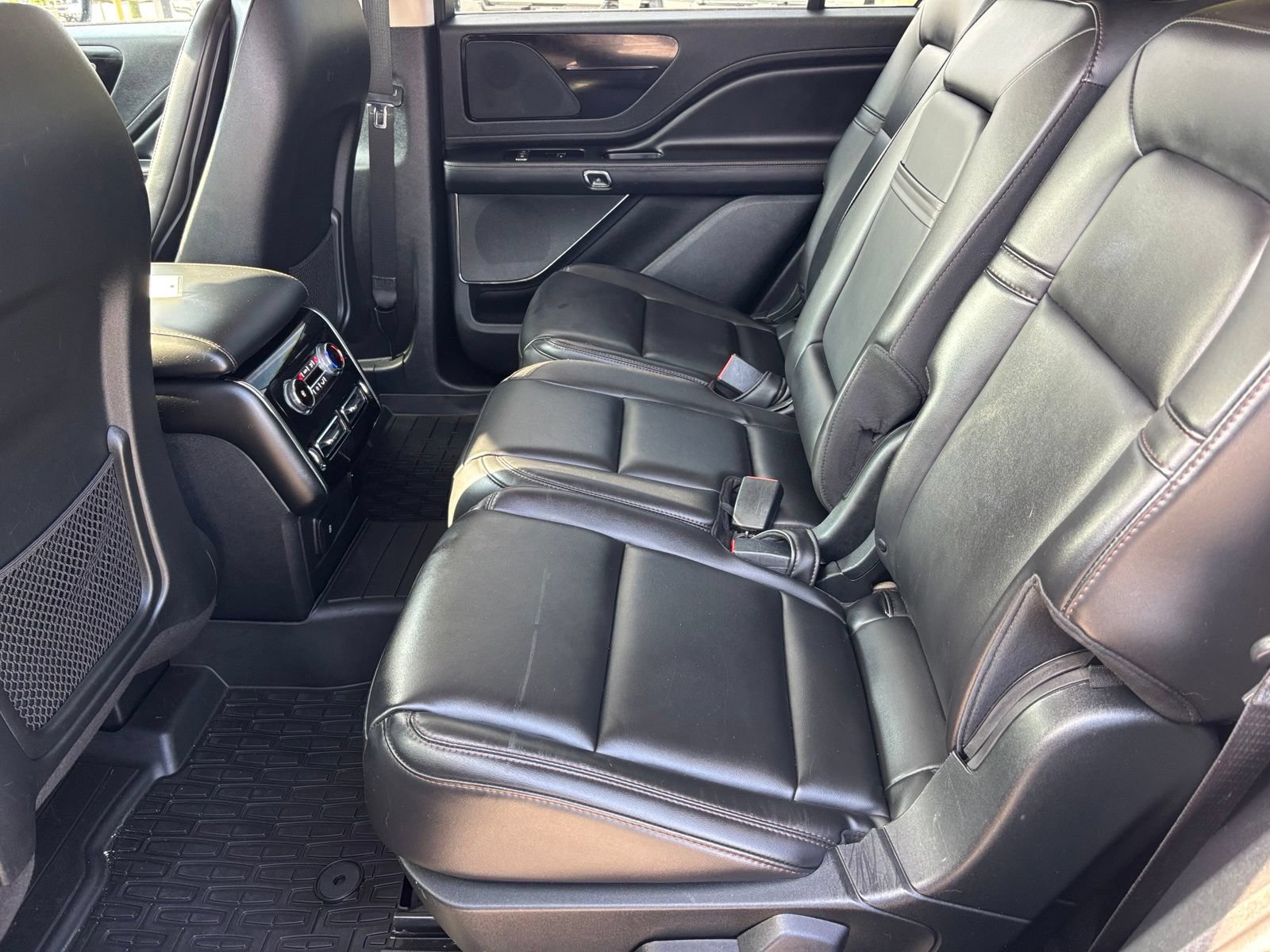 Used 2023 Lincoln Aviator AWD w/ Elements Package image 15