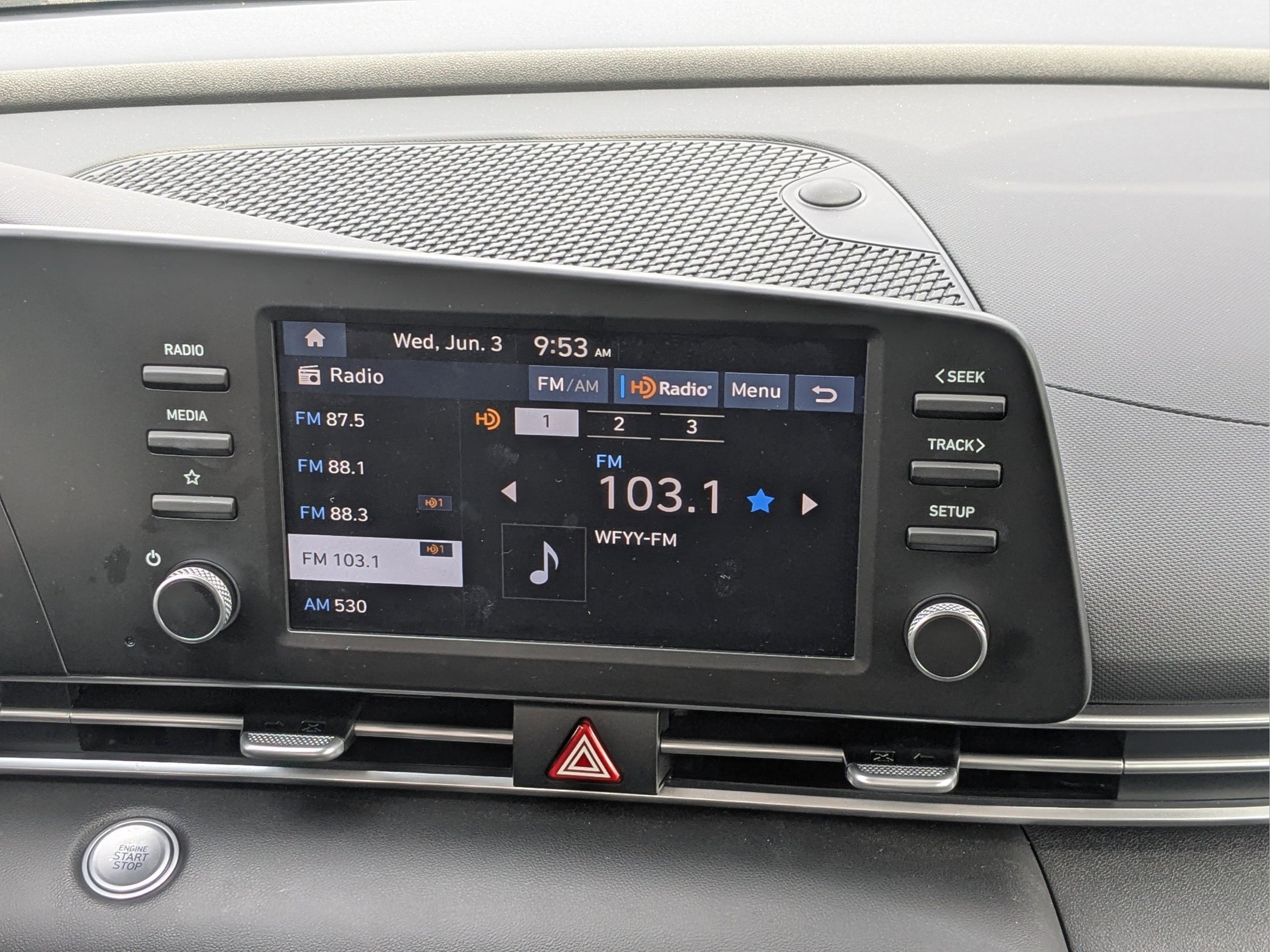 Used 2025 Hyundai Elantra Hybrid FWD image 14