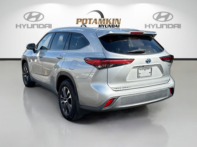 Used 2022 Toyota Highlander XLE image 7