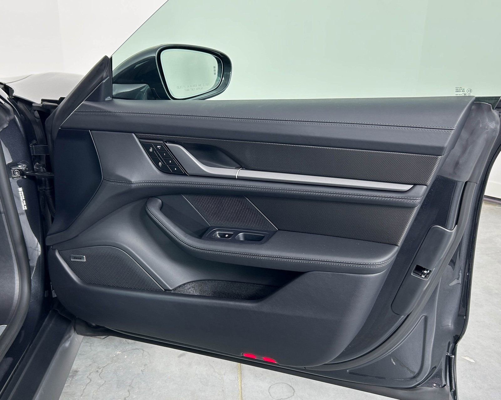 Used 2025 Porsche Taycan 4S image 25