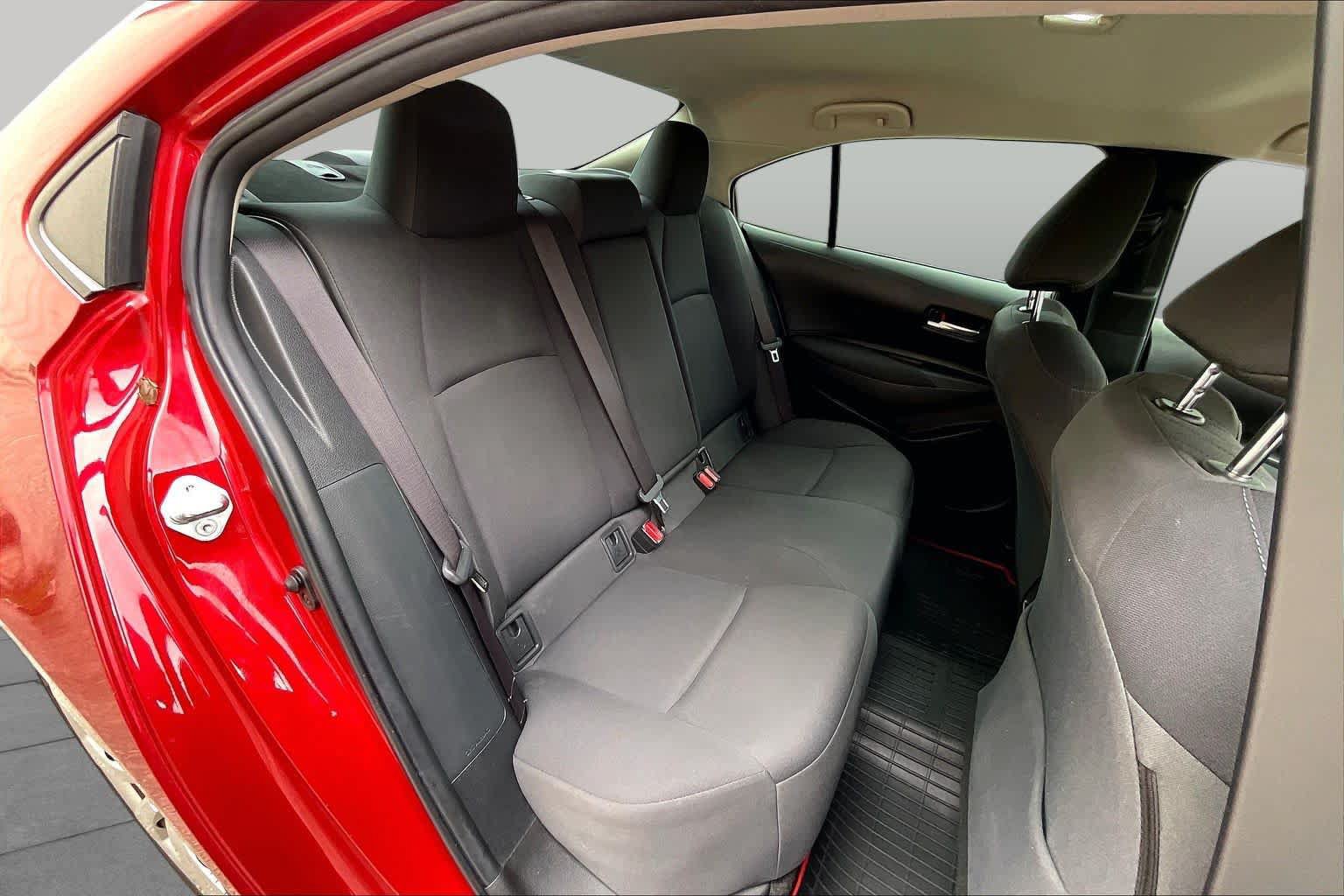 Used 2021 Toyota Corolla LE FWD image 25