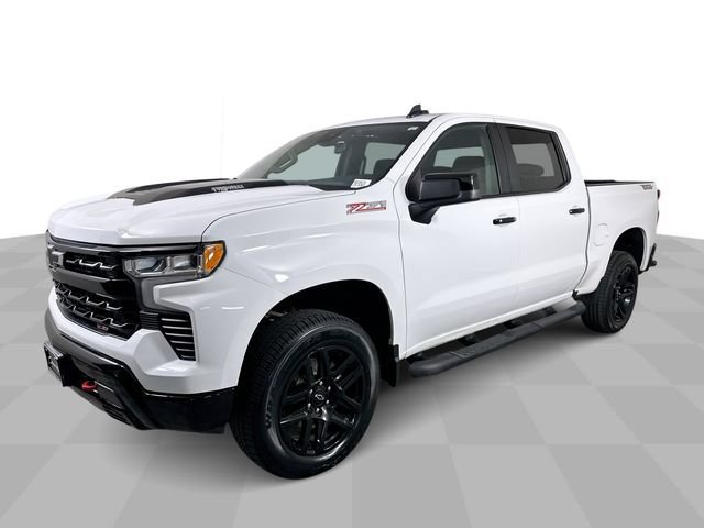 Used 2025 Chevrolet Silverado 1500 LT Trail Boss w/ Protection Package AWD/4WD image 4