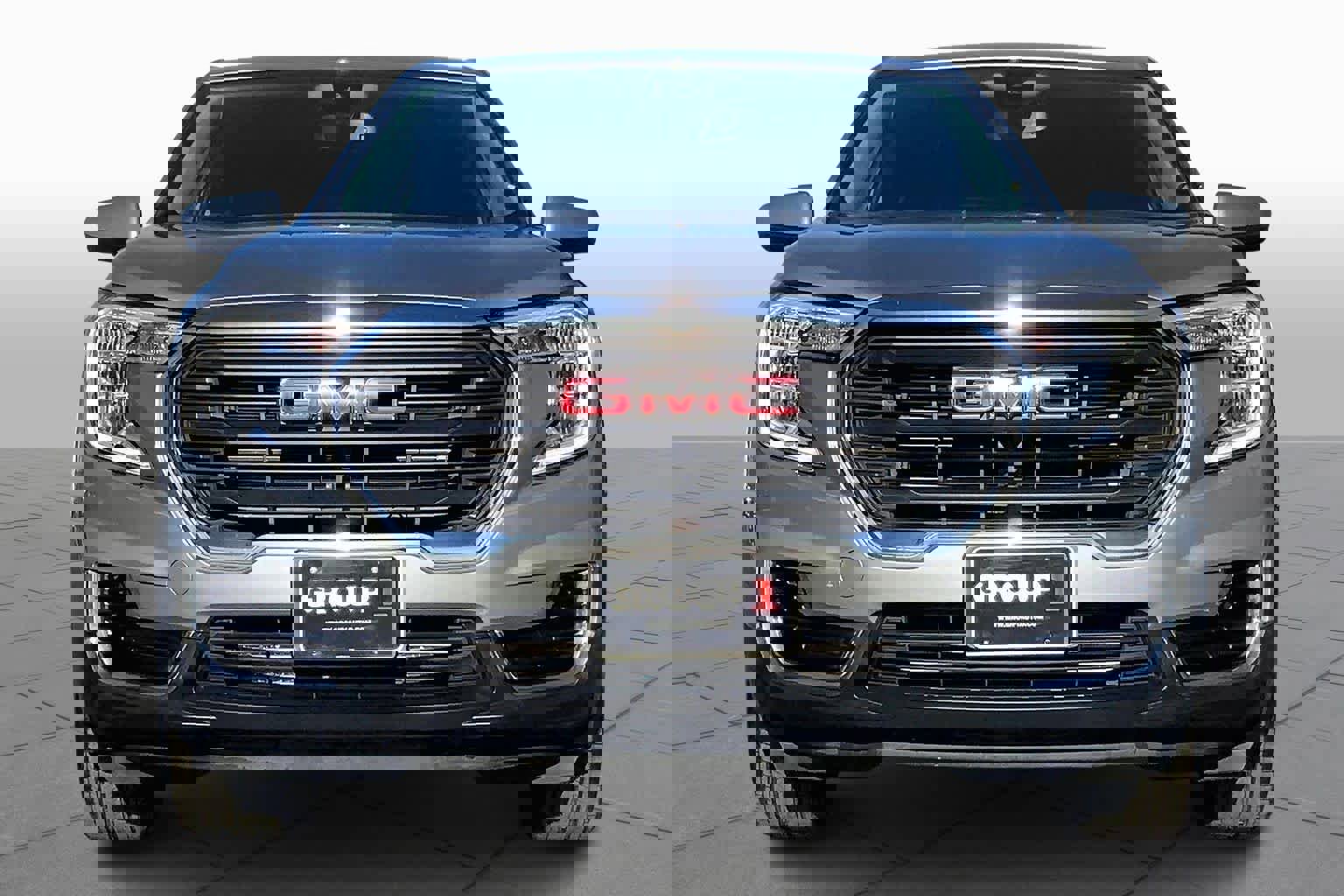 Used 2024 GMC Terrain SLE image 4