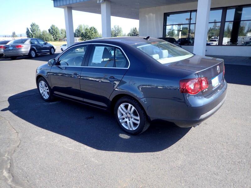 Used 2009 Volkswagen Jetta TDI image 3
