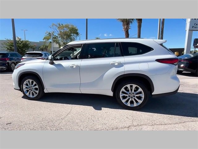 Used 2022 Toyota Highlander Limited image 22