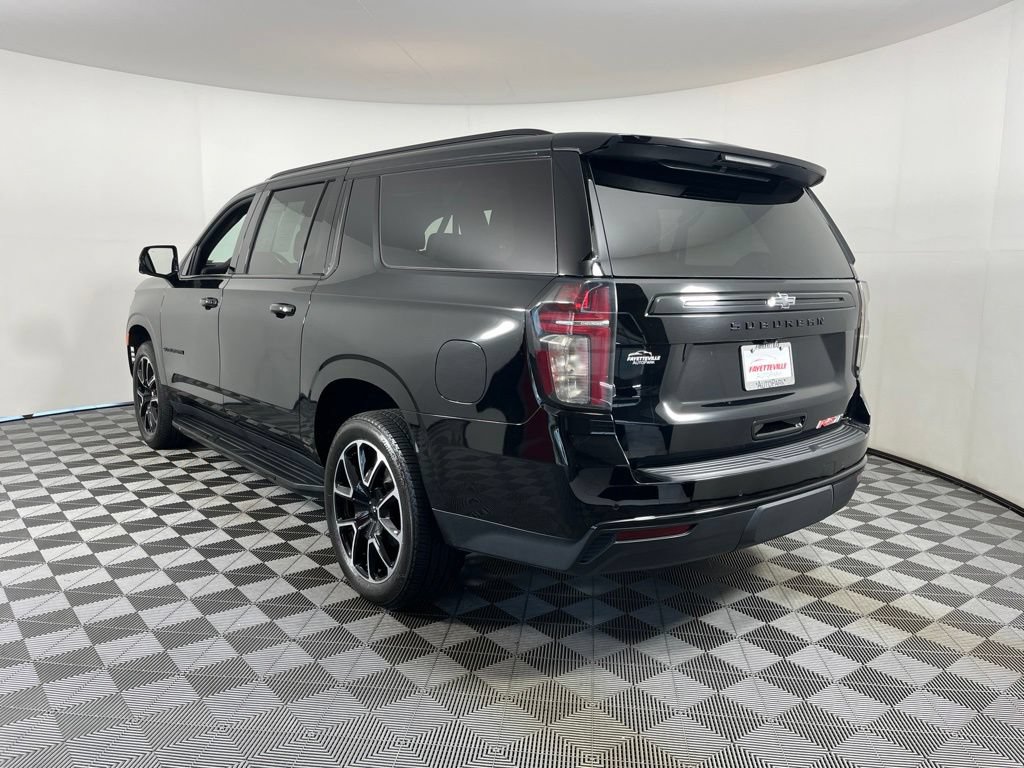 Used 2024 Chevrolet Suburban RST w/ Luxury Package AWD/4WD image 3