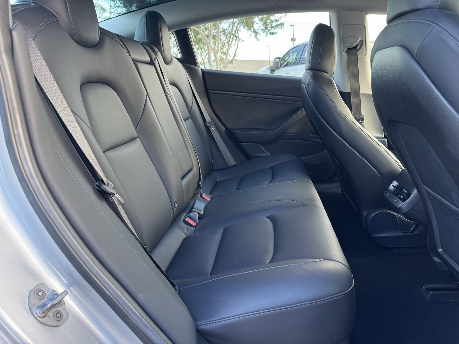 Used 2018 Tesla Model 3 Long Range image 14