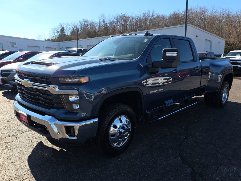 New 2026 Chevrolet Silverado 3500 LT AWD/4WD image 4