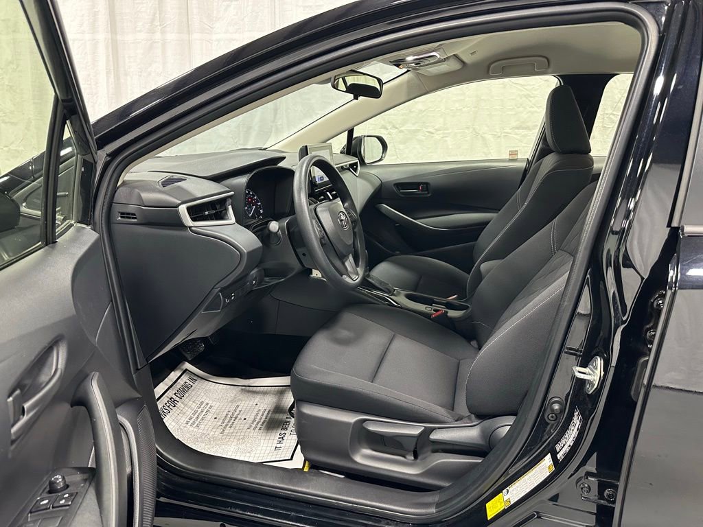 Used 2025 Toyota Corolla LE image 10