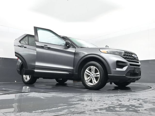 Used 2023 Ford Explorer XLT AWD/4WD image 33