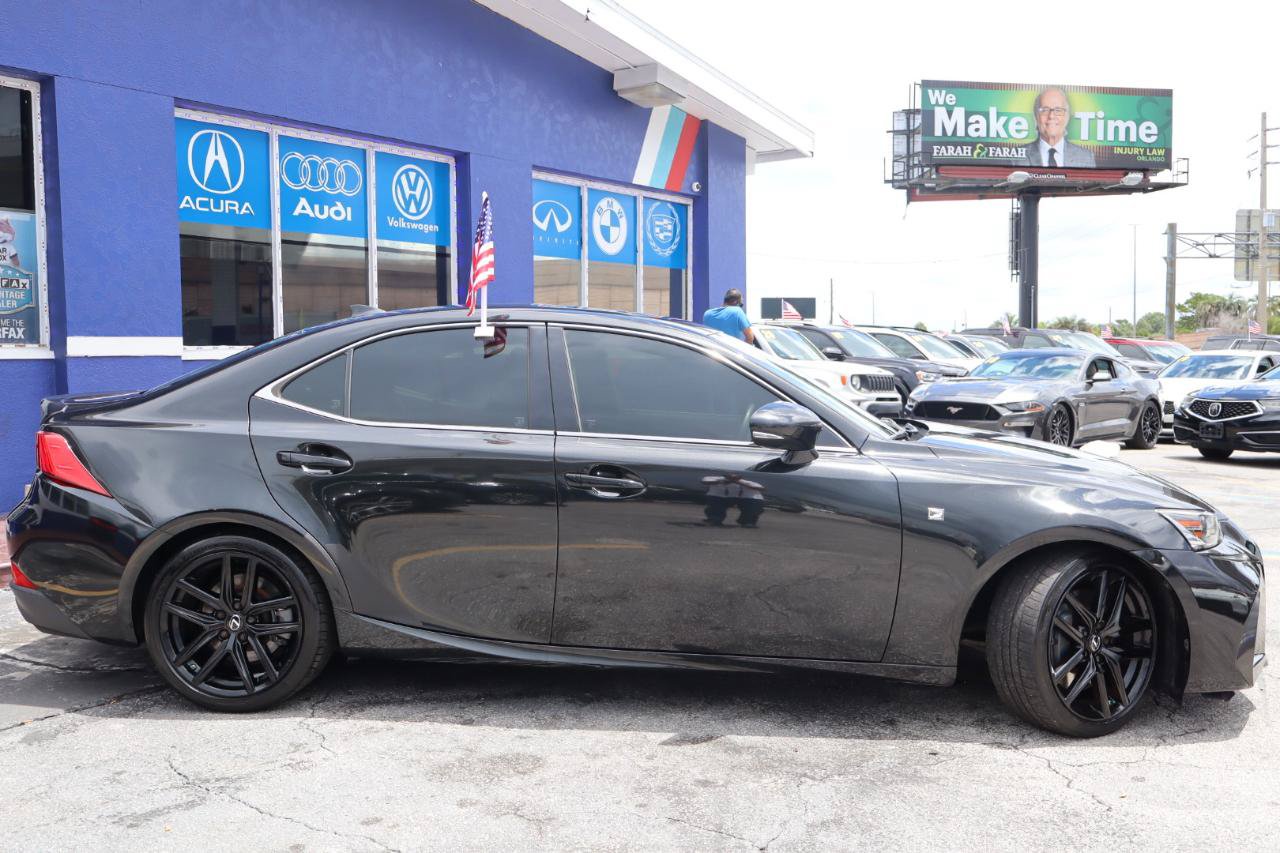 Used 2017 Lexus IS 200t F Sport w/ F Sport Package RWD image 4