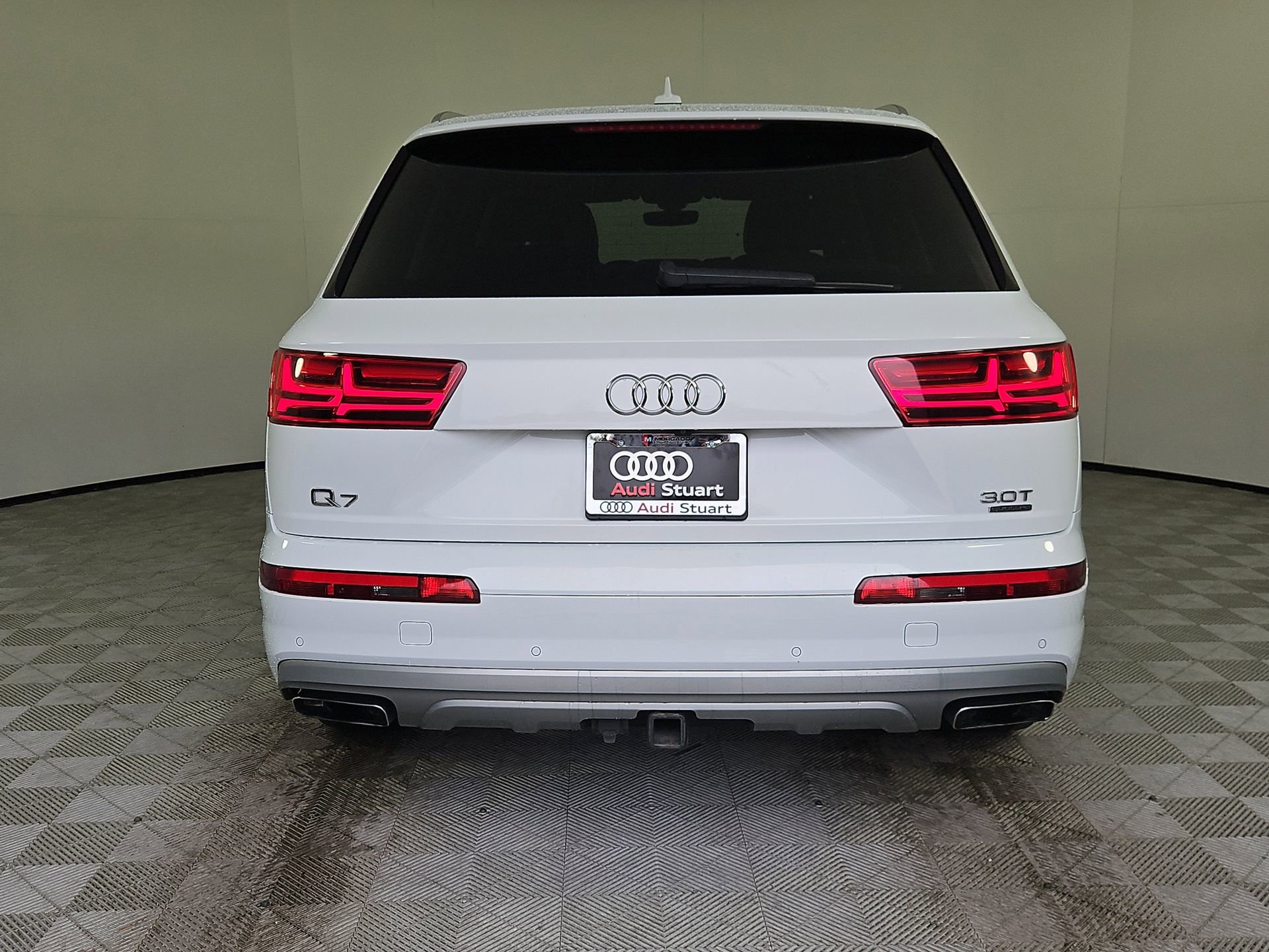 Used 2017 Audi Q7 3.0T Premium Plus w/ Premium Plus Package image 6