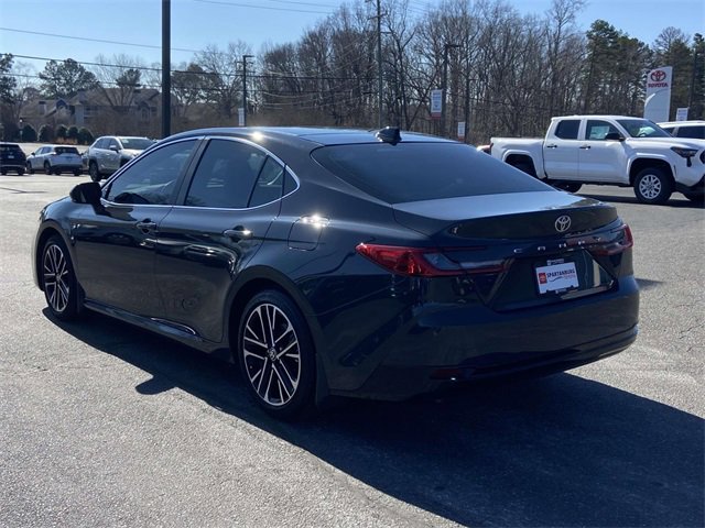 Used 2025 Toyota Camry XLE image 5