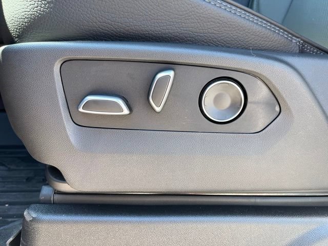 New 2026 GMC Yukon XL Denali w/ Denali Reserve Package AWD/4WD image 13