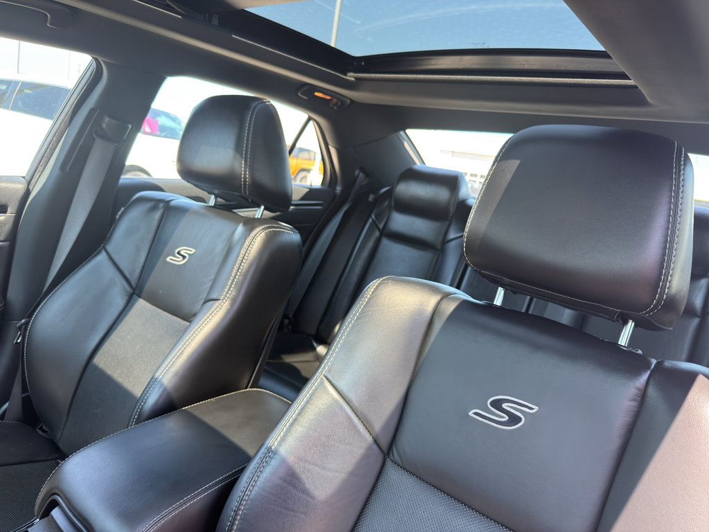 Used 2018 Chrysler 300 S w/ 300S Premium Group AWD/4WD image 28