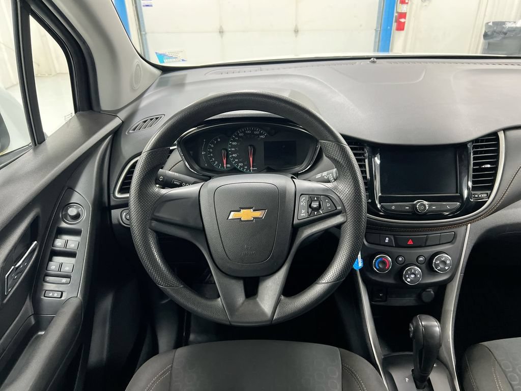 Used 2020 Chevrolet Trax LS AWD/4WD image 11