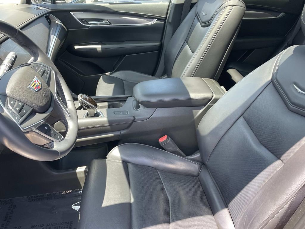 Used 2017 Cadillac XT5 Luxury w/ Driver Awareness Package FWD image 19