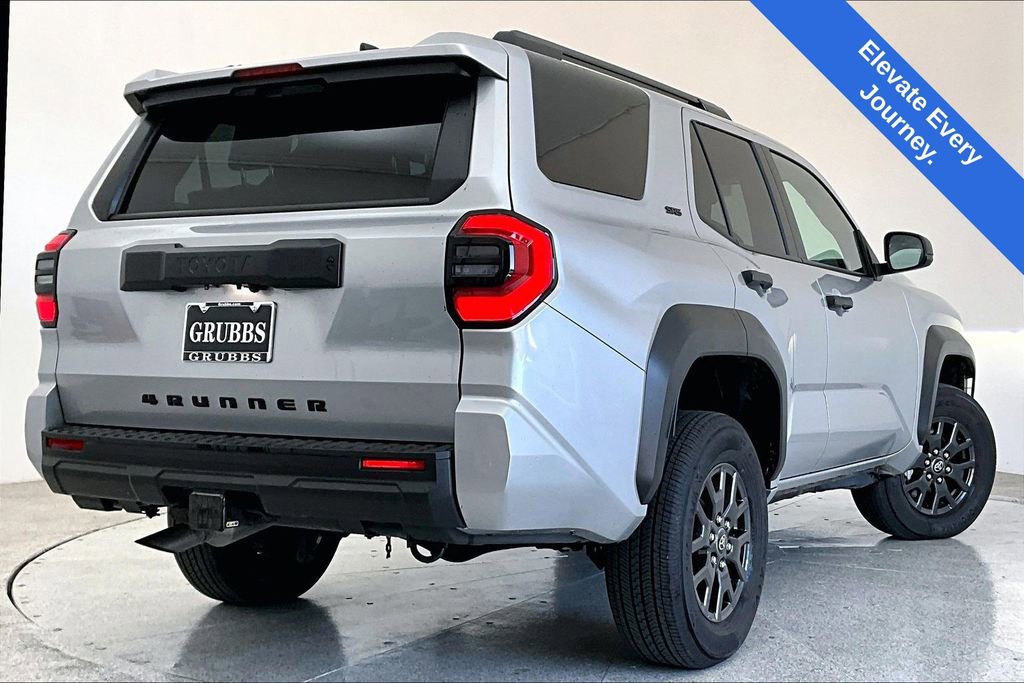 Used 2025 Toyota 4Runner SR5 image 2