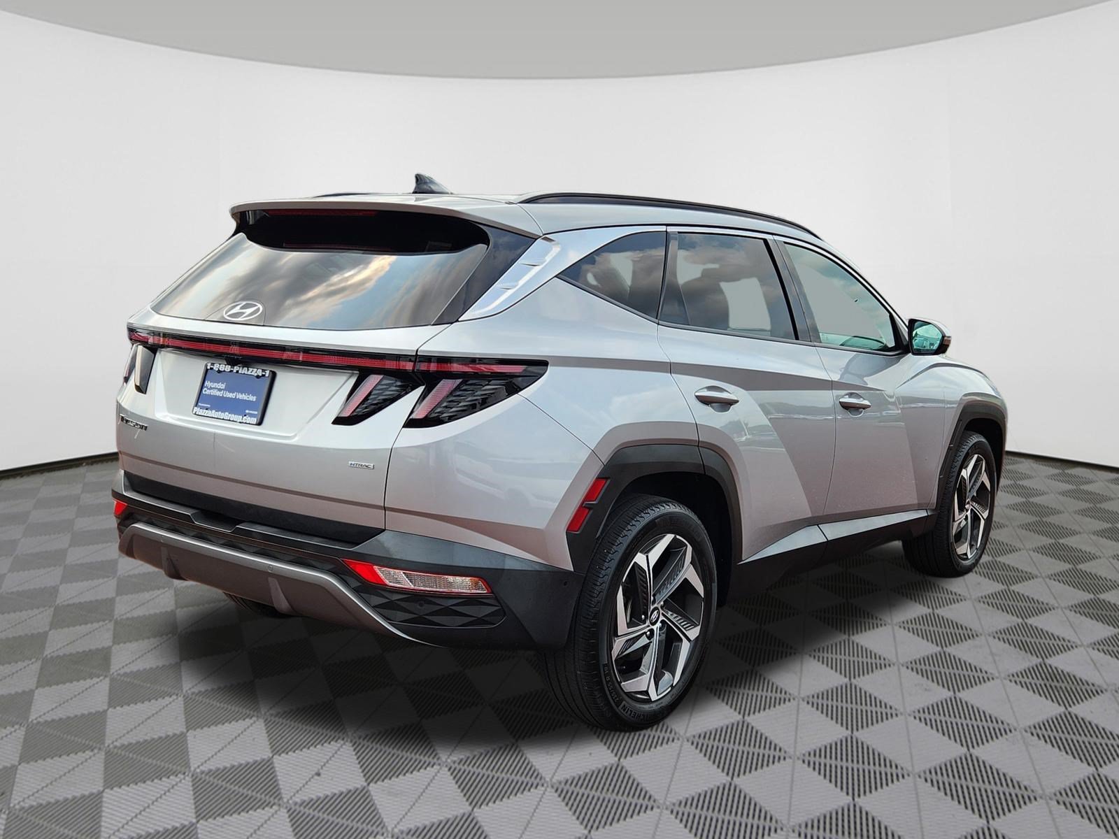 Certified 2023 Hyundai Tucson Limited AWD/4WD image 4