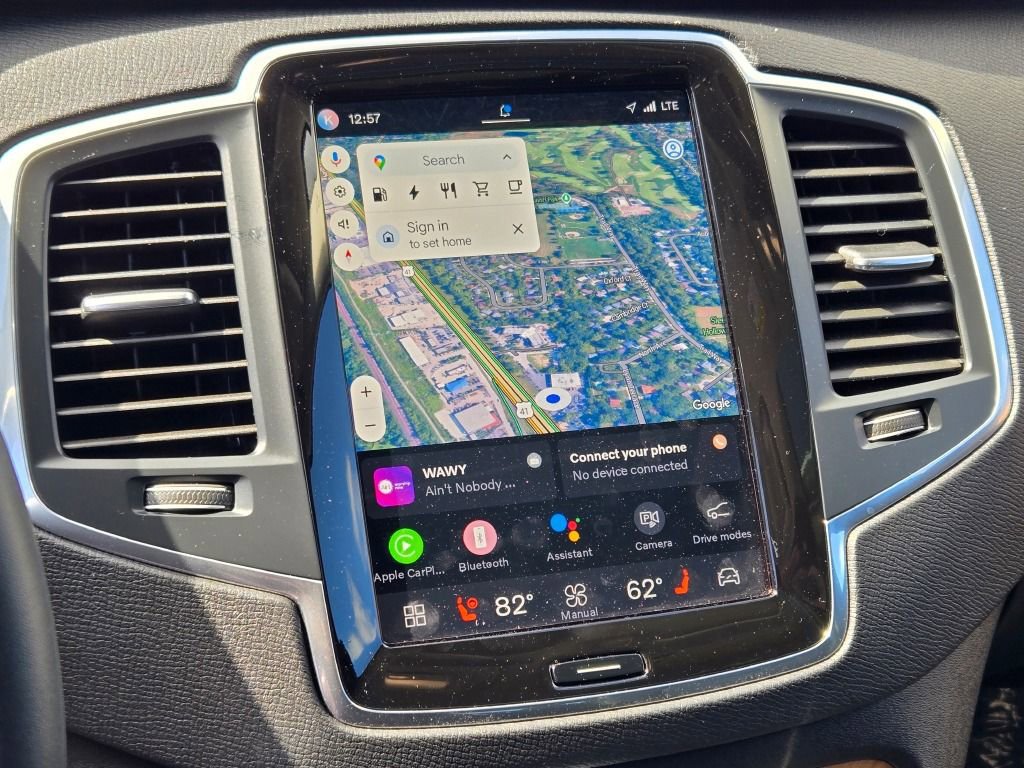 Used 2023 Volvo XC90 T8 Core image 4