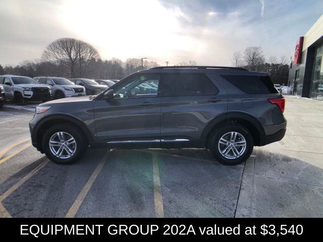 Used 2023 Ford Explorer XLT w/ Equipment Group 202A image 3