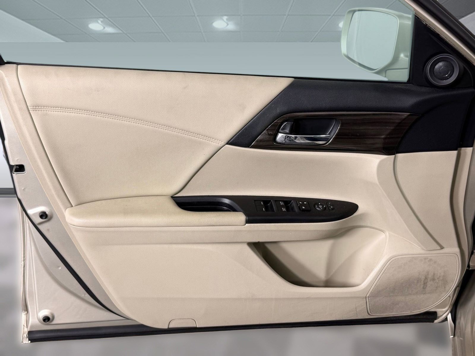 Used 2016 Honda Accord EX image 11
