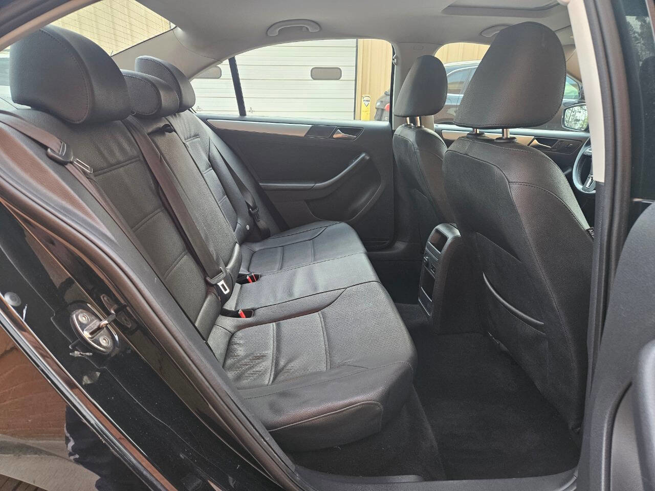 Used 2012 Volkswagen Jetta TDI image 16