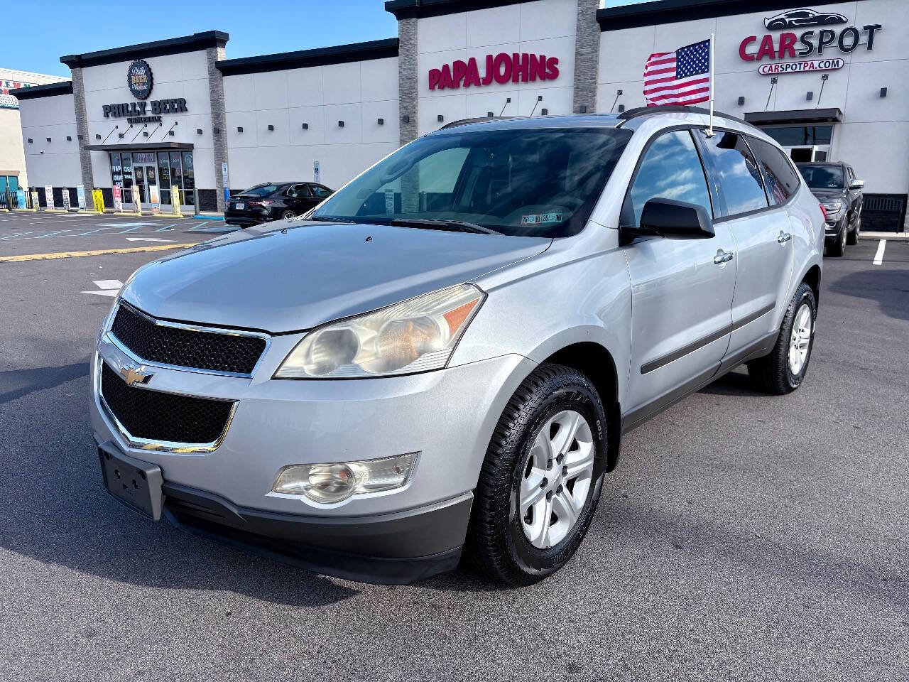 Used 2011 Chevrolet Traverse LS image 2