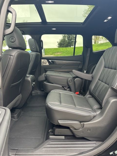 Used 2025 Buick Enclave Avenir AWD/4WD image 52