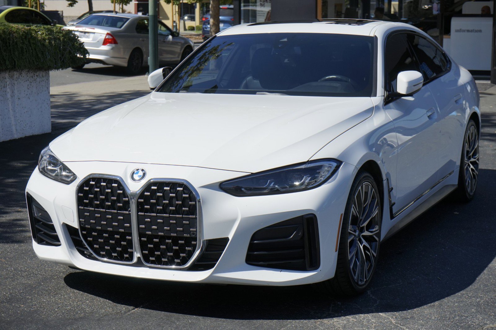 Used 2022 BMW 430i Gran Coupe w/ M Sport Package image 3