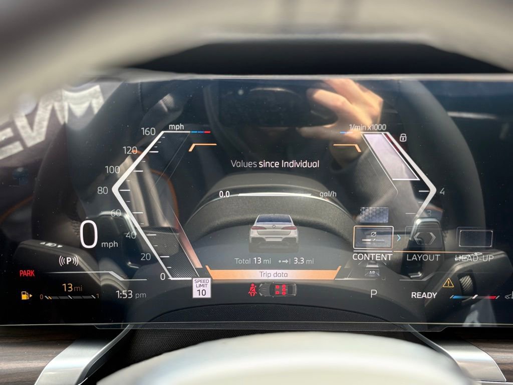 Certified 2025 BMW 760i xDrive w/ Executive Package image 28