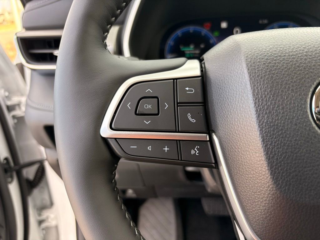 Used 2026 Toyota Highlander Limited image 21