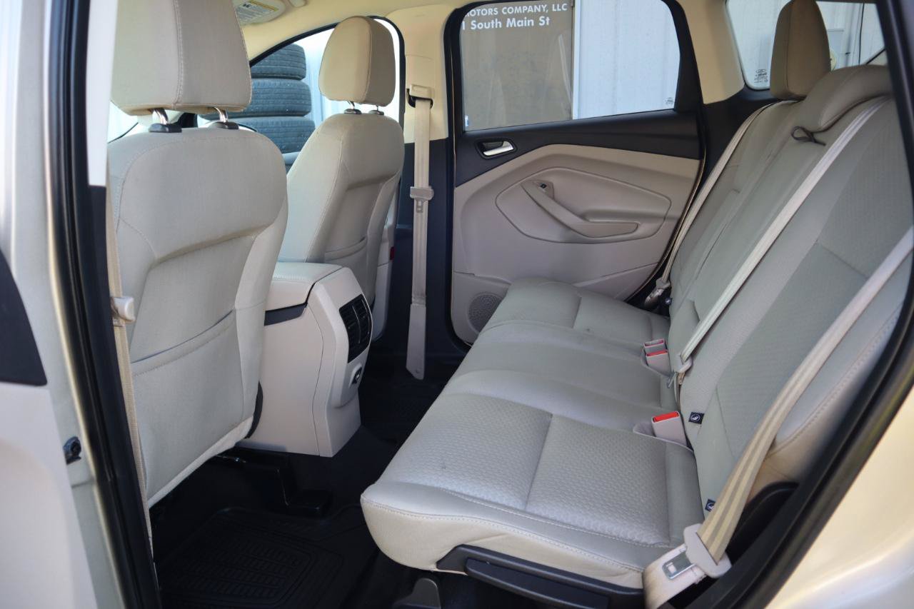 Used 2017 Ford Escape SE FWD image 48