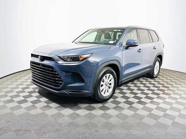 Certified 2025 Toyota Grand Highlander XLE image 4