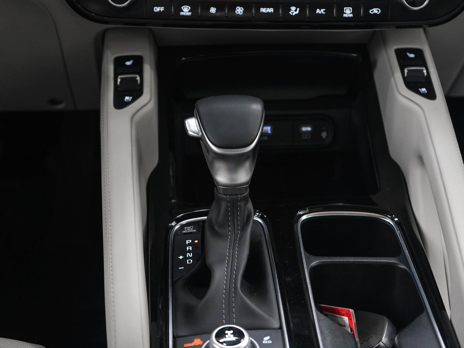 Used 2024 Kia Telluride EX w/ EX Captain's Chair Package AWD/4WD image 20