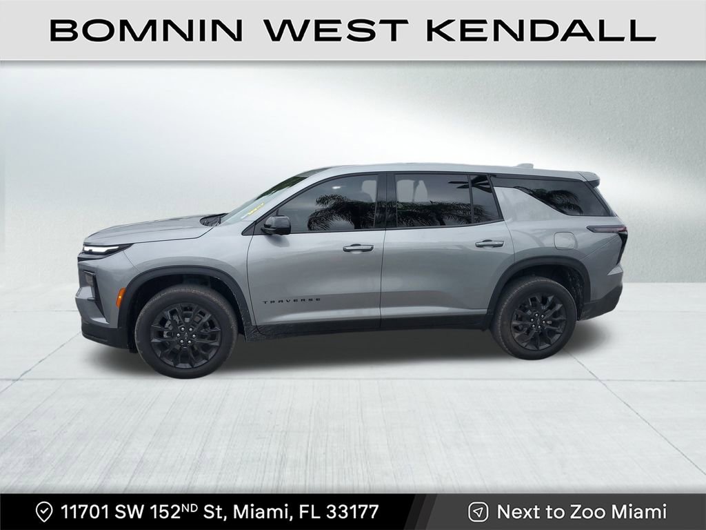 Used 2024 Chevrolet Traverse LS w/ Midnight/Sport Edition image 4