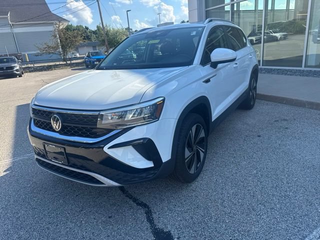Certified 2023 Volkswagen Taos SE w/ Panoramic Sunroof Package AWD/4WD image 8