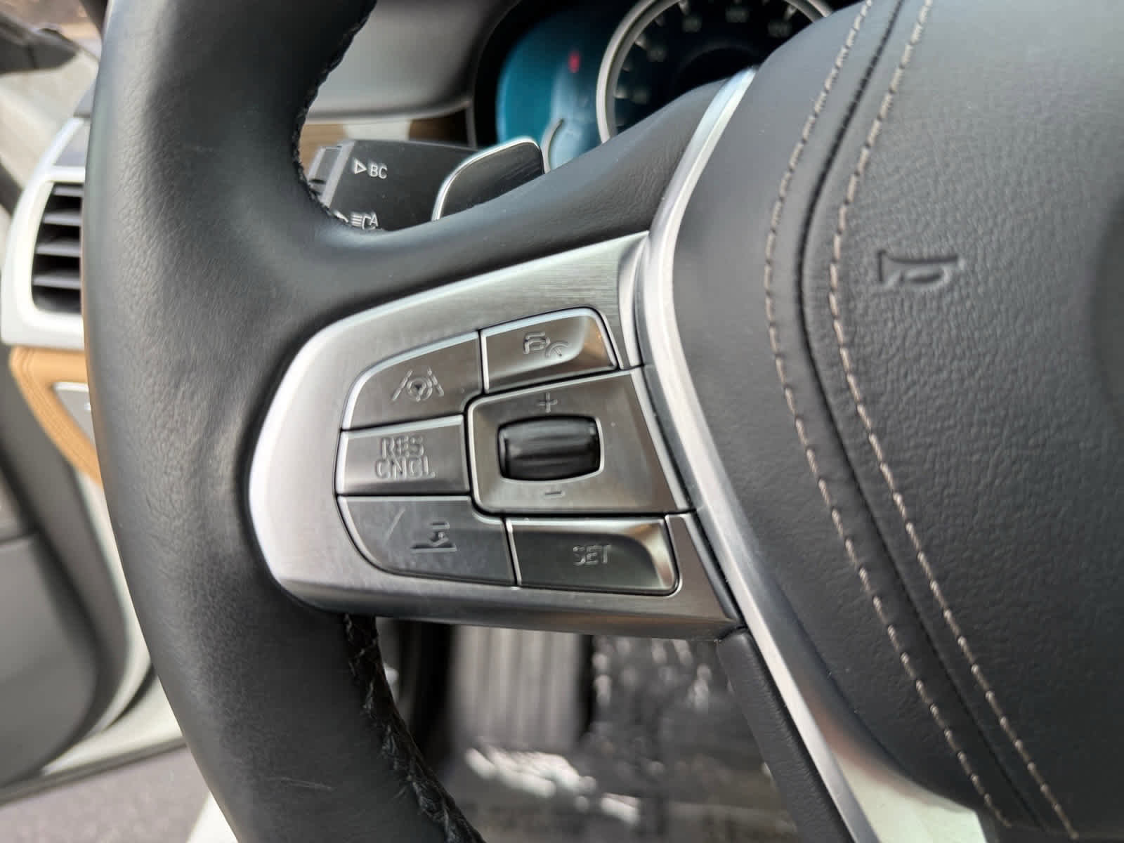 Used 2018 BMW 750i xDrive image 21