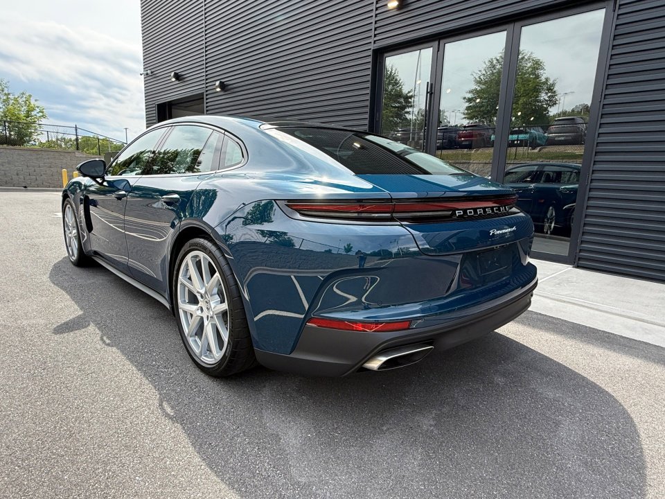 New 2026 Porsche Panamera image 3