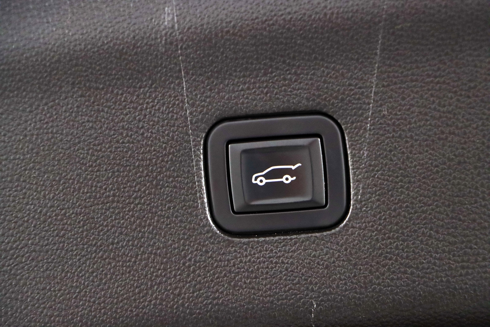 Used 2019 Buick Enclave Essence image 31